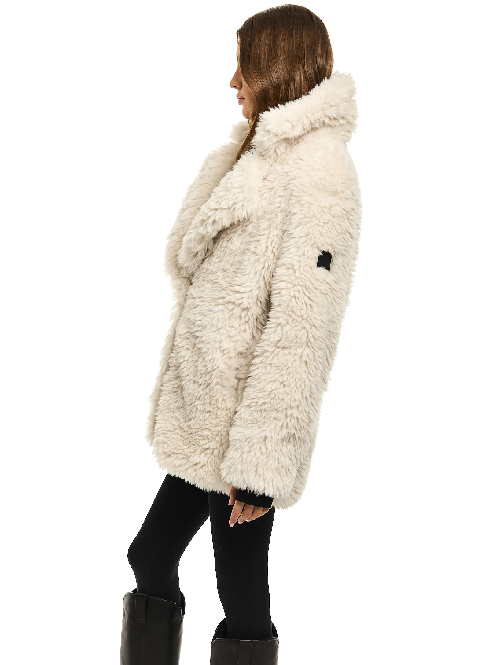 CASSIE - Image 14