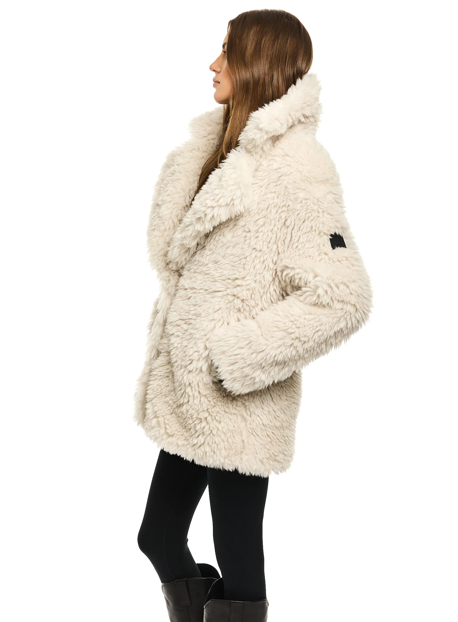 CASSIE - Image 15